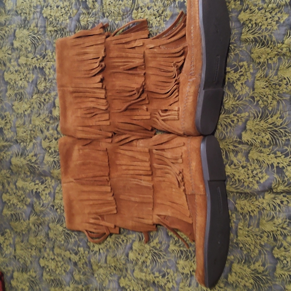 Minnetonka moccasins size 8